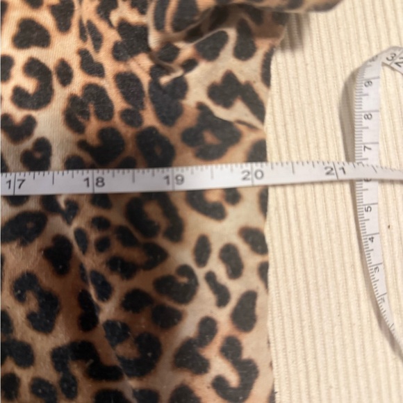 PINK Victoria's Secret Tan Brown Relaxed Short Sleeve Tee - Picture 3 of 6